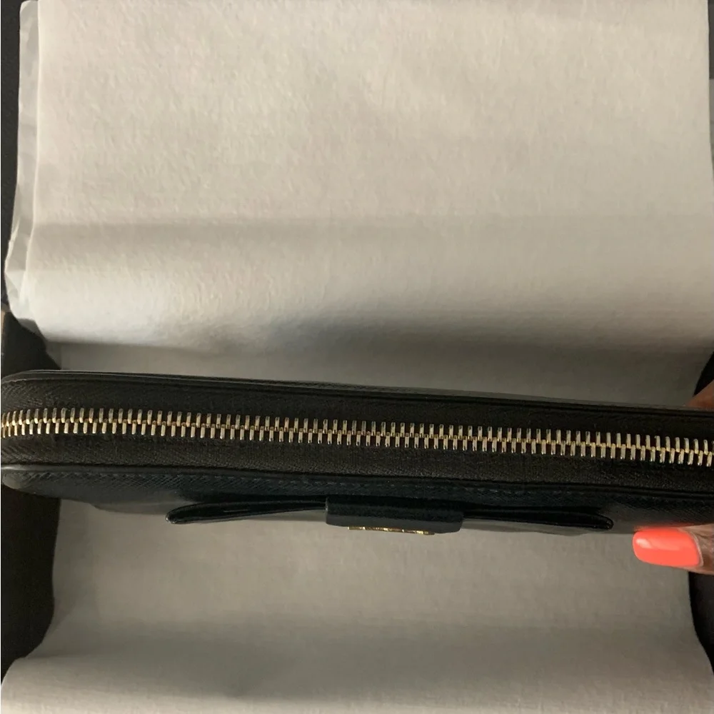 Authentic Preloved Prada Saffiano Fiocco Wallet with original box and cards - Picture 5 of 7